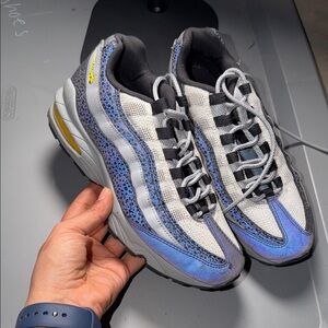 Nike Women's Shoes - White, Blue, Black